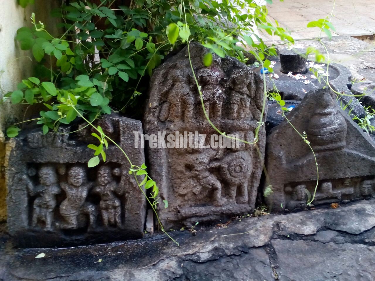 Hero stone Karmala Fort